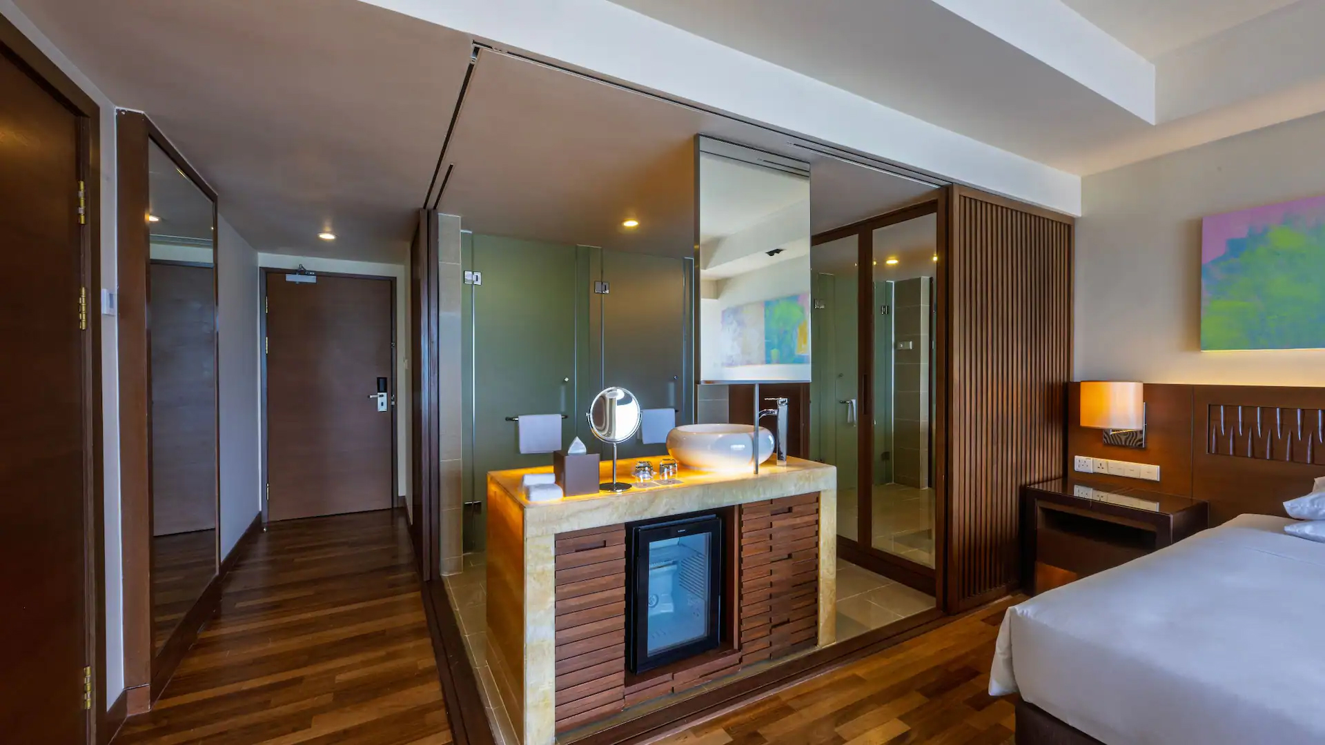 海景俱乐部特大床房