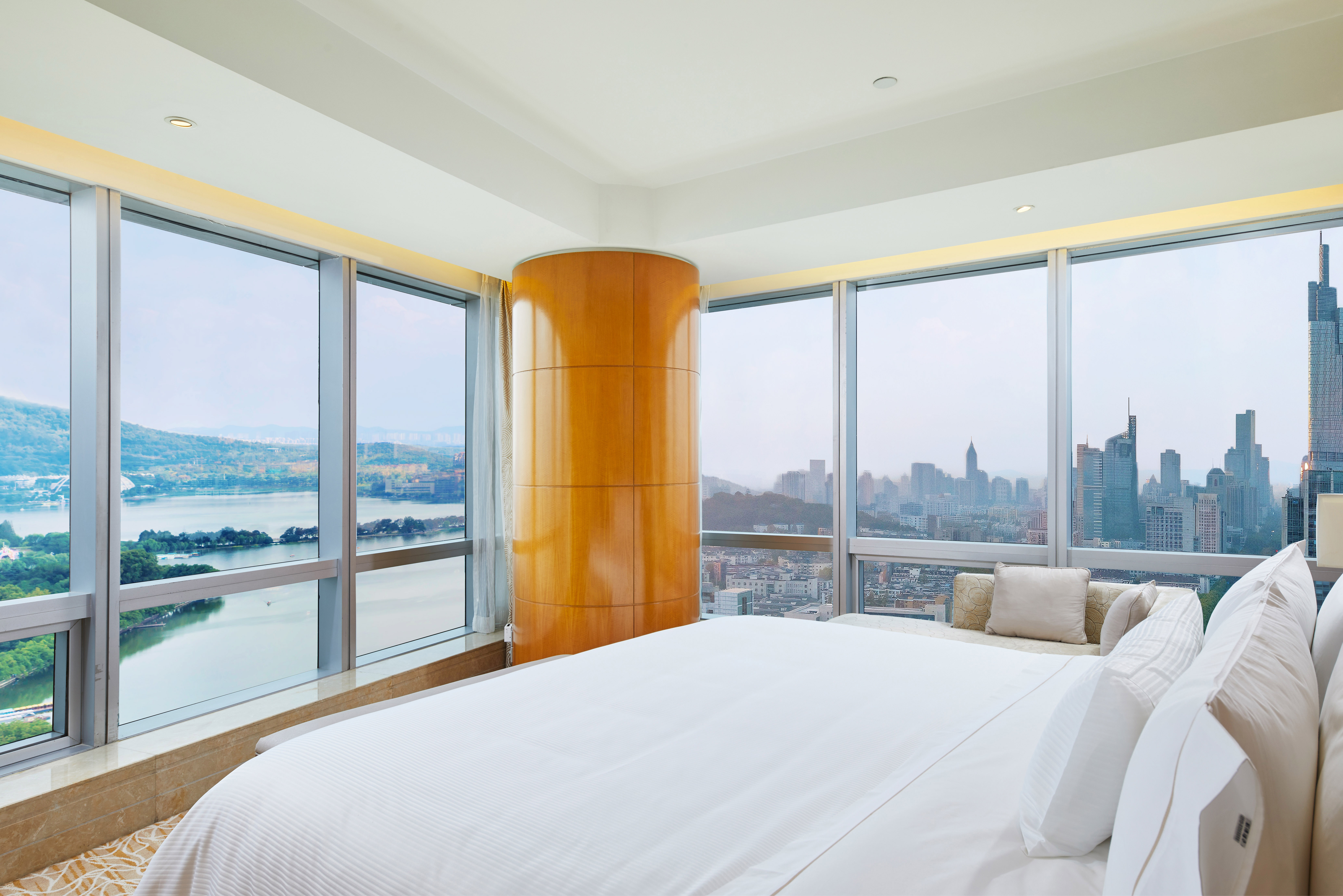 高空全湖景日出·客卧分离式套房·坐拥玄武湖全景