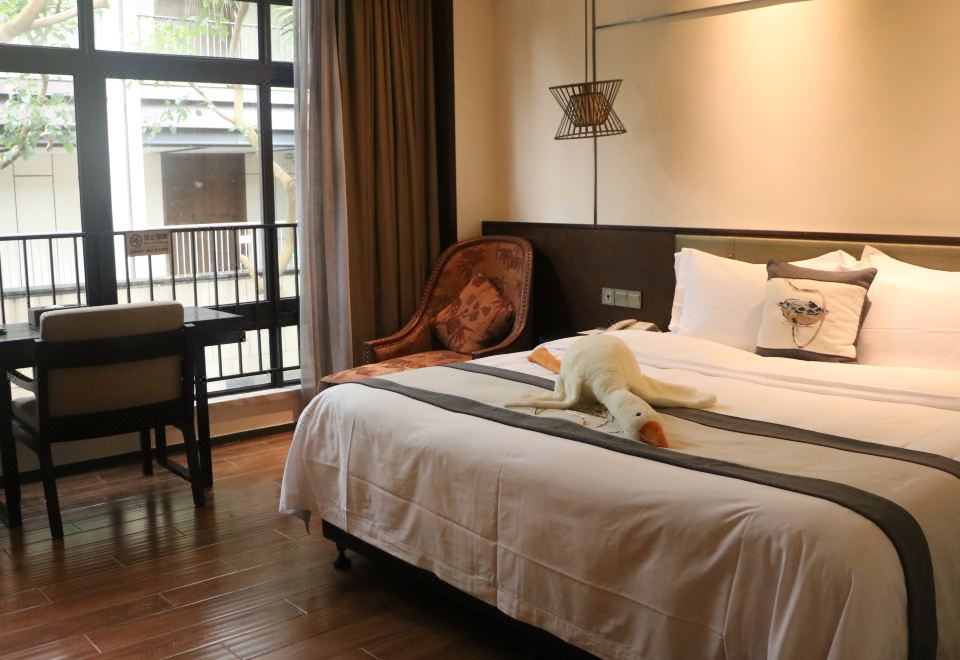 雅致舒睡大床房（自选特色舒睡枕｜助眠香薰）