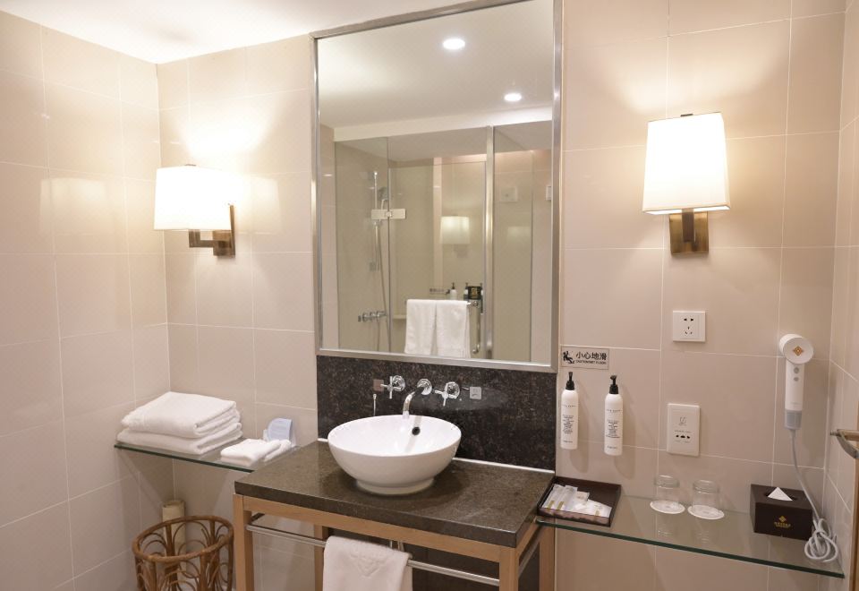 Jinling ResortTatami Family Room