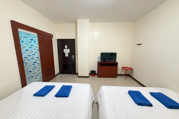 Quadruple Room No Window