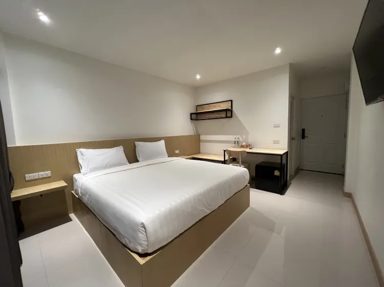 ห้องมาตรฐาน เตียงใหญ่ พร้อมระเบียง