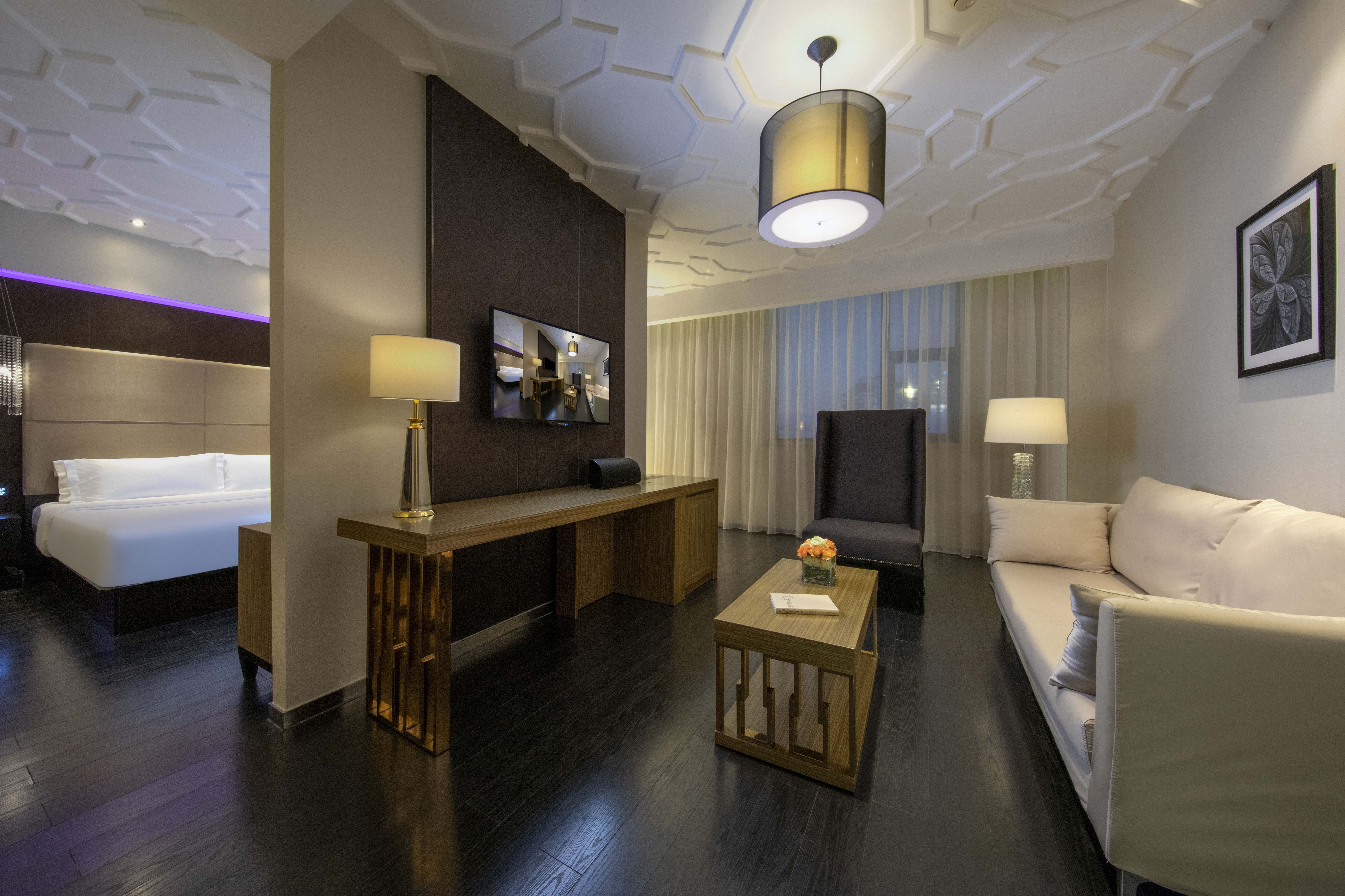 凱莉赫本（小冰箱＋深度睡眠枕）