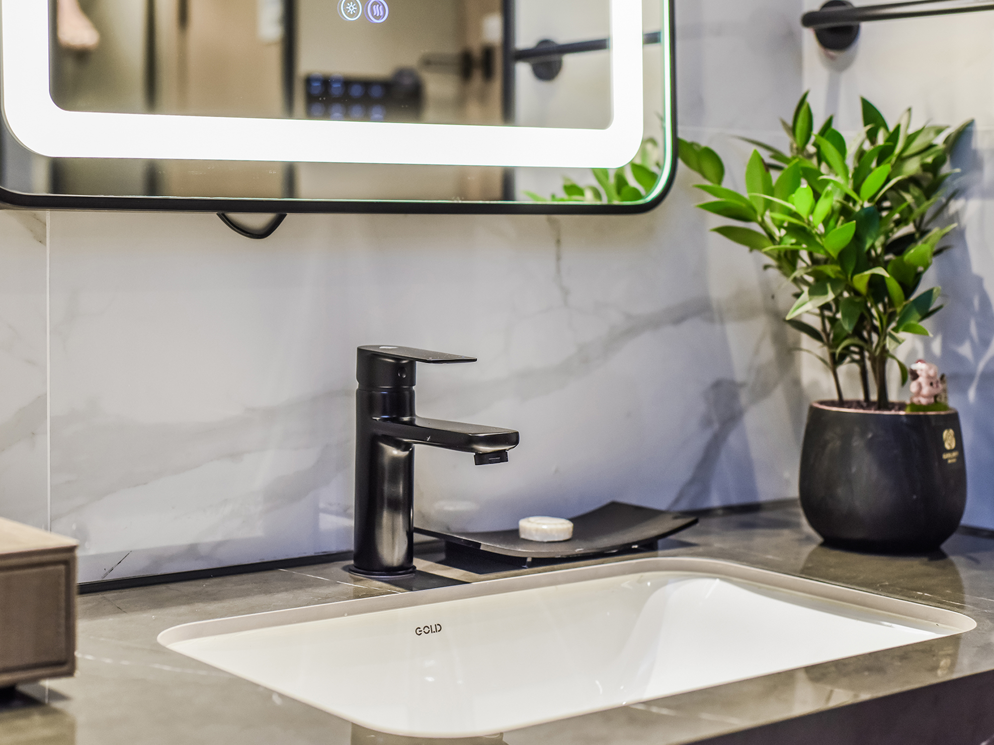 豪华双床房（休闲沙发+双层隔音玻璃）