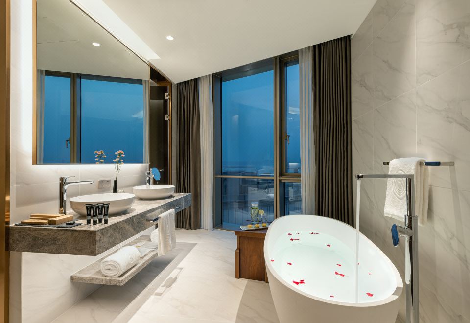 180o海景日落大床房