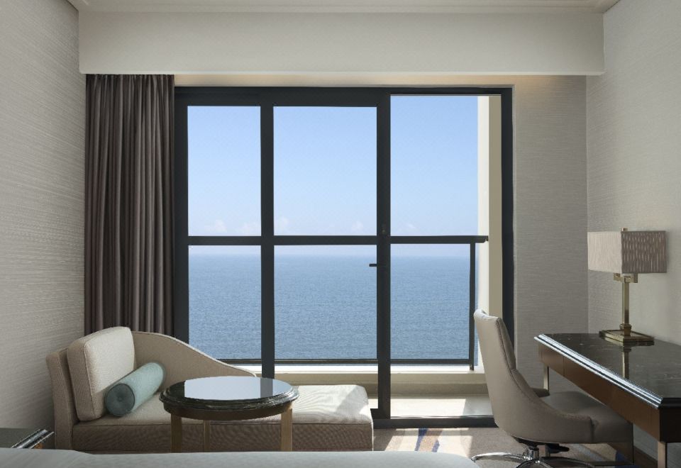 Four Points by Sheraton DanangPremium Deluxe King, Ocean View, High Floor, Balcony