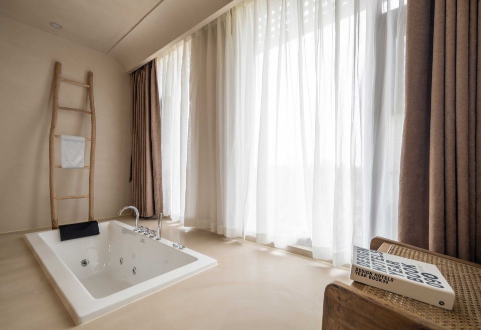 北歐浪漫浴缸房