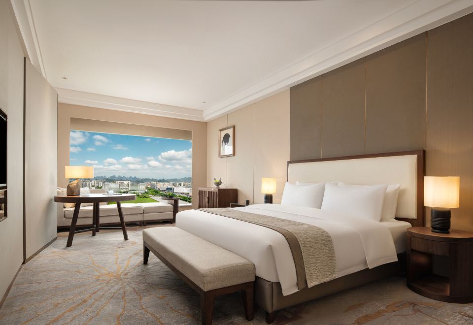 行政景观大床房丨落地窗赏喀斯特千峯+大浴缸+甜梦之床