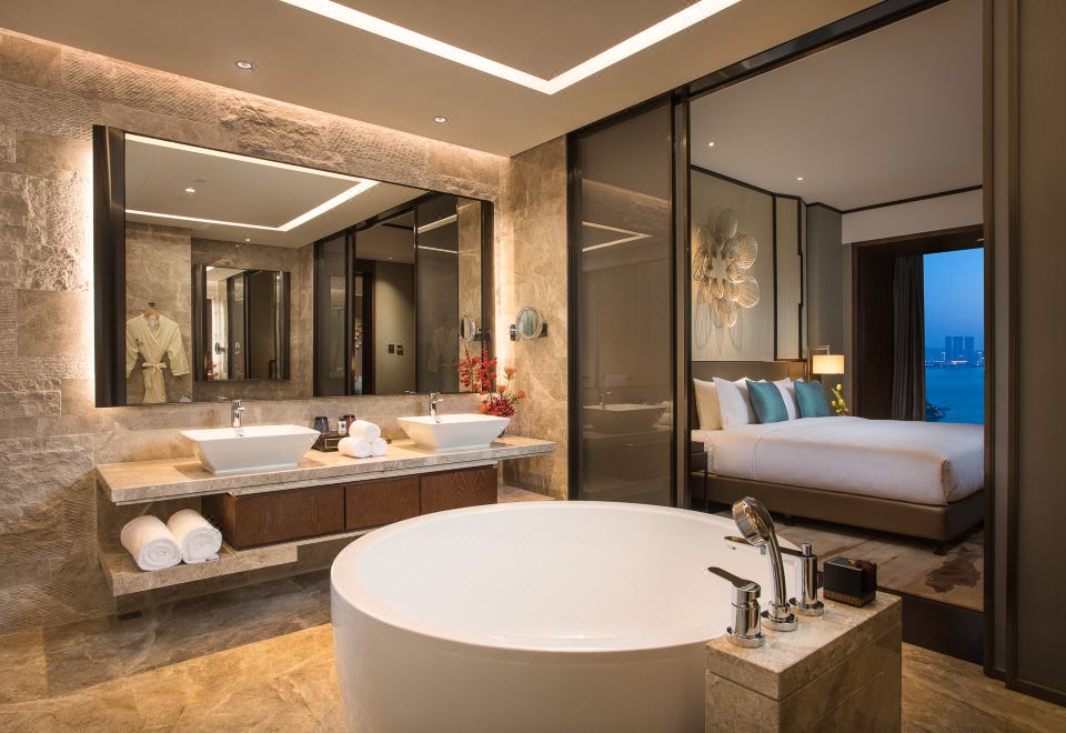 四人家庭套房（一线海景+享阖家欢乐空间）