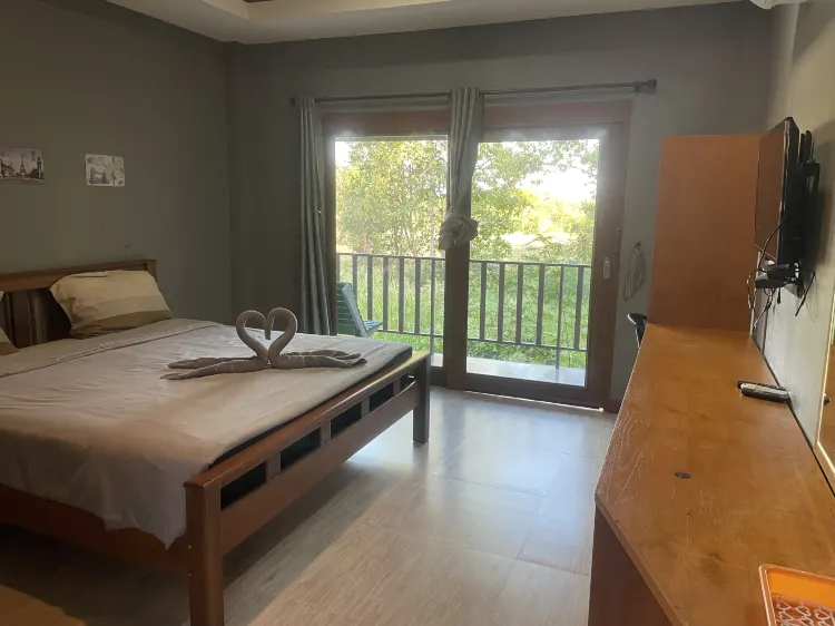 ห้องเตียงคิงไซส์พร้อมระเบียง