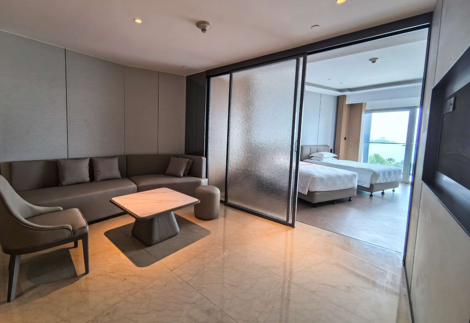 豪华湖景双卧室家庭套房