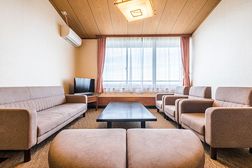 和洋式高级双床房（Superior Japanese/Western-Style Twin Room *Has Indoor Bath）