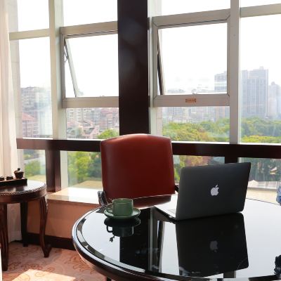 尊貴豪華大床房「舒適靜謐空間」 成都索菲斯錦苑賓館優惠