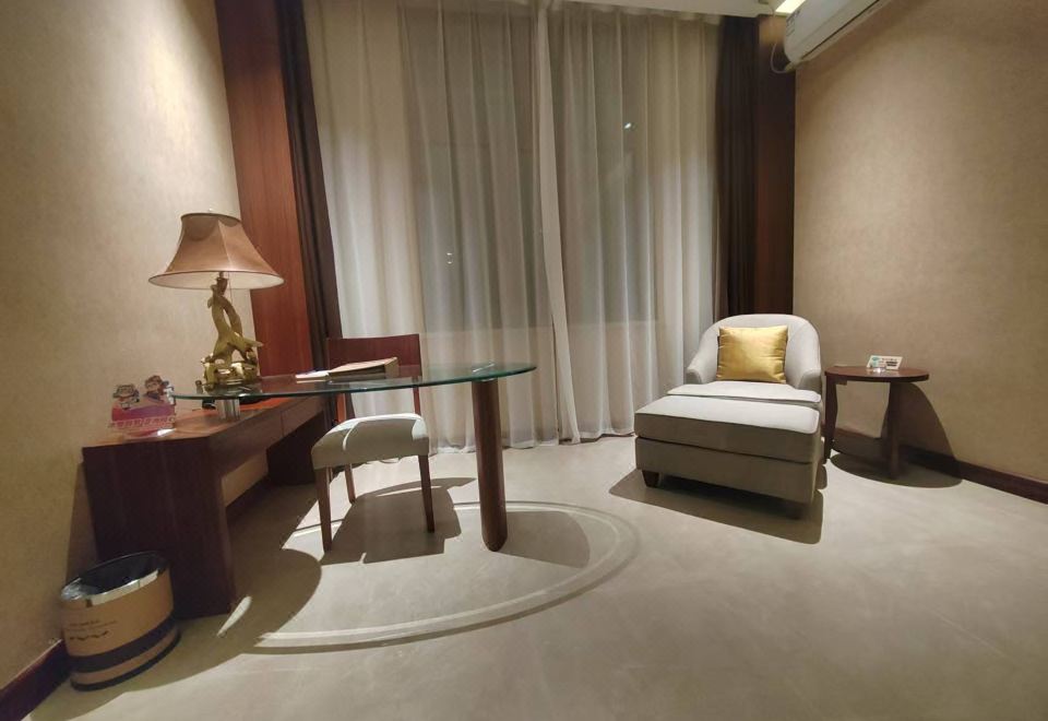 内景豪华舒适大床房【廊窗】