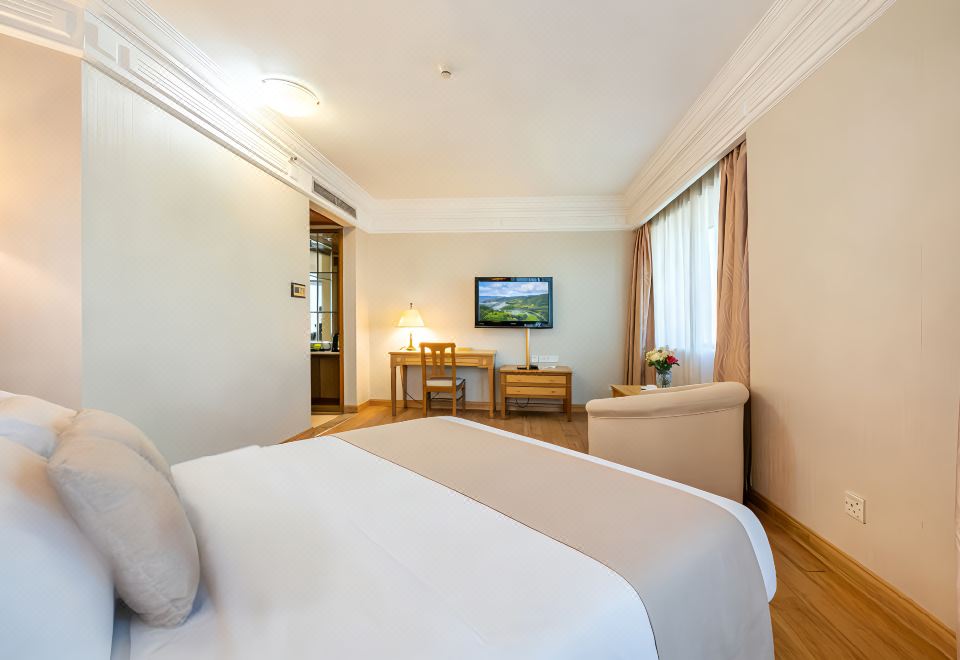 豪华城市花灯大床房