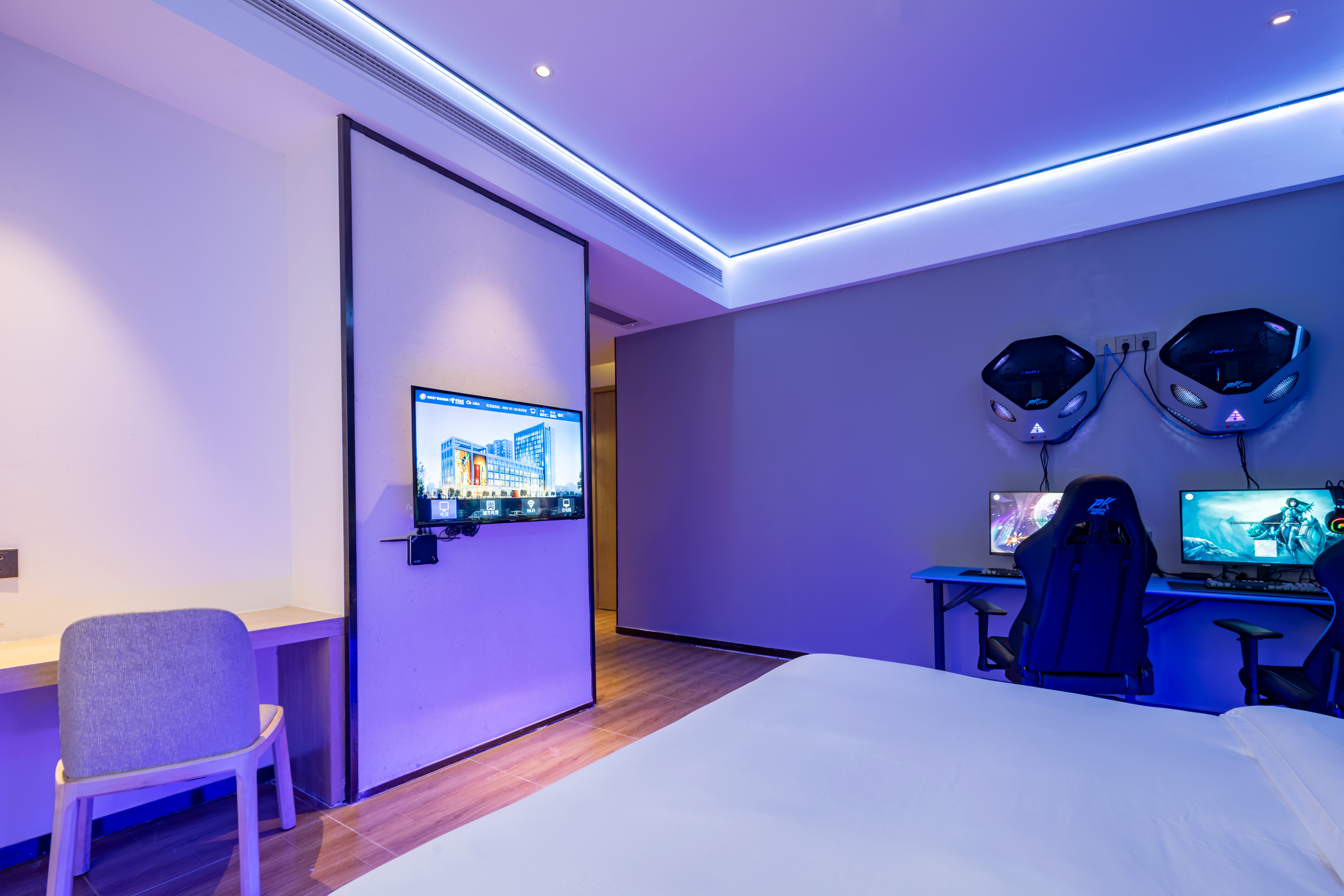 PK e-sports hotel (Xiamen International Convention and Exhibition Center)奢华电竞大床房[RTX3080Ti+32G+i5-12490+27寸2K+M2-240G网吧特权]
