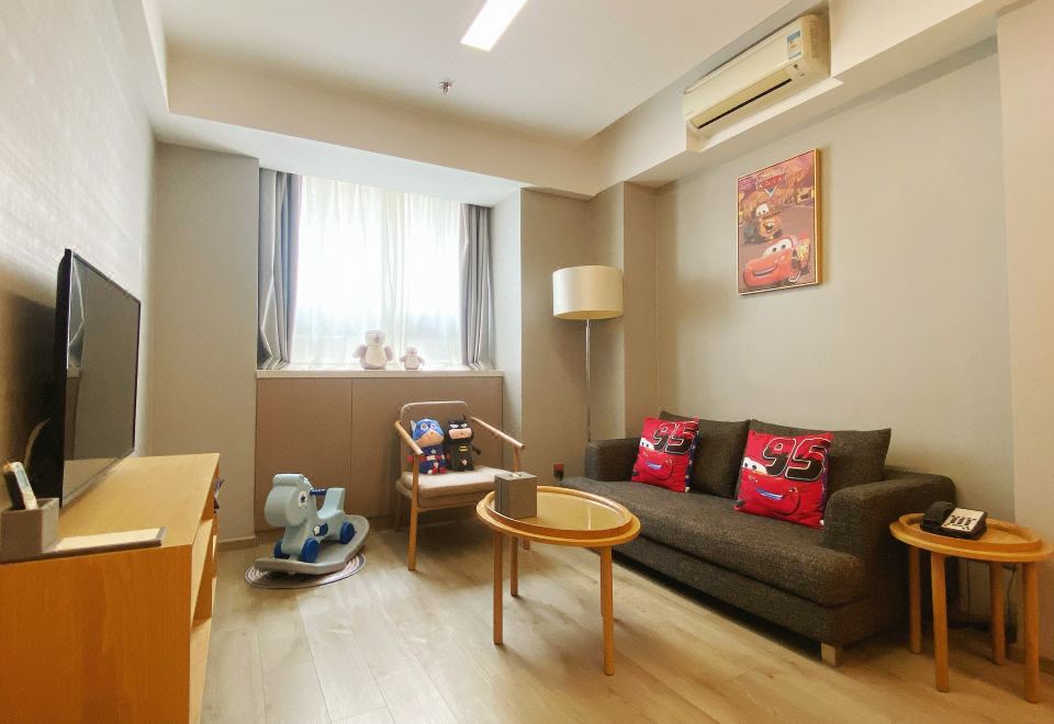 尊享双卧汽车超人亲子房（可做饭+带浴缸）