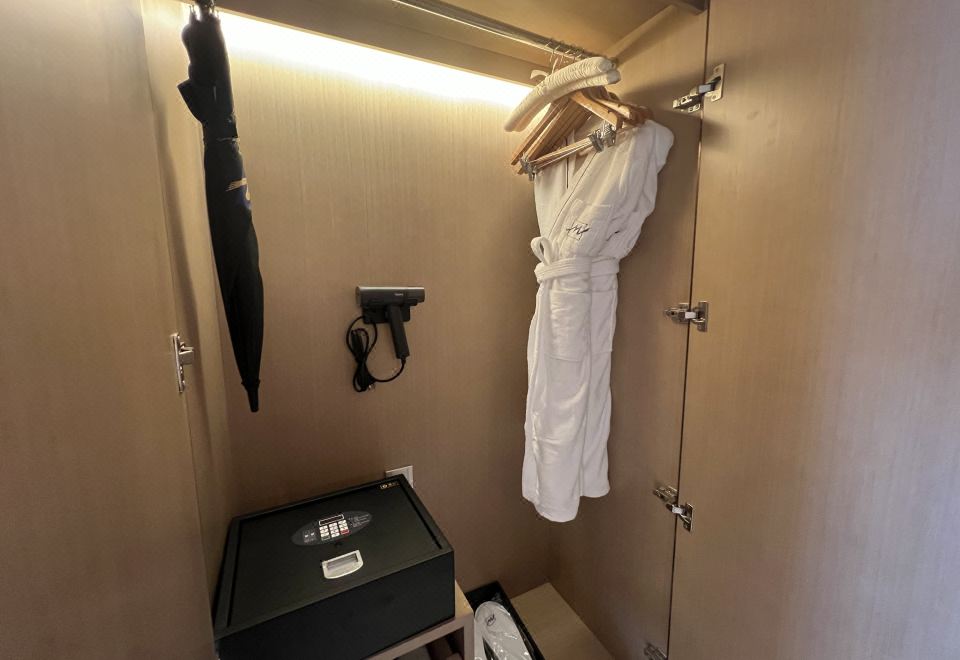 Metropark Hotel Hongqiao ShanghaiNo Smoking City View Business Room with Twin bed