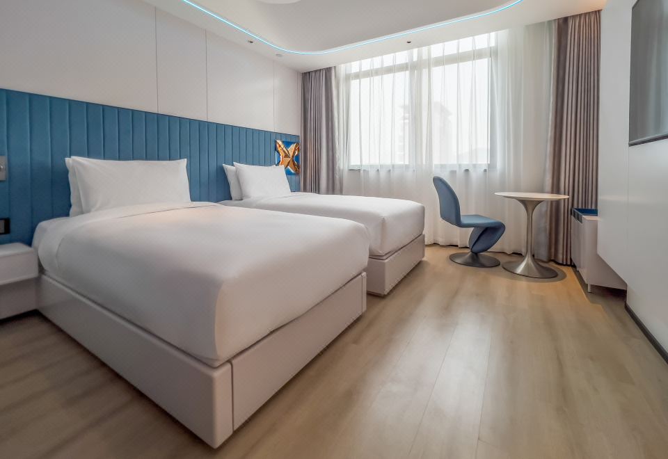 荷里活靈動雙拼雙床房