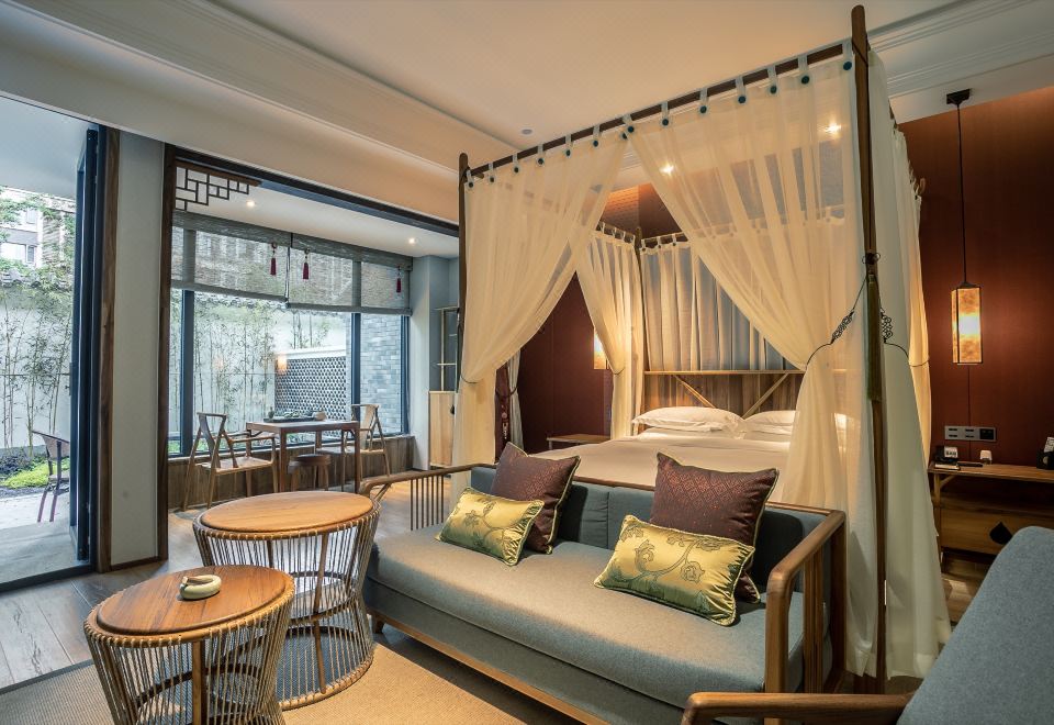 庭院大床房（寶格麗洗護+獨立浴缸）