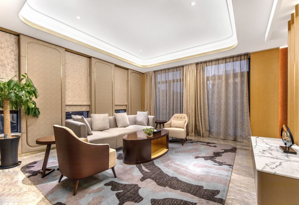 别墅近水露台六居整栋