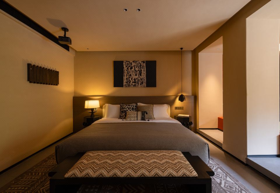 Queen Room