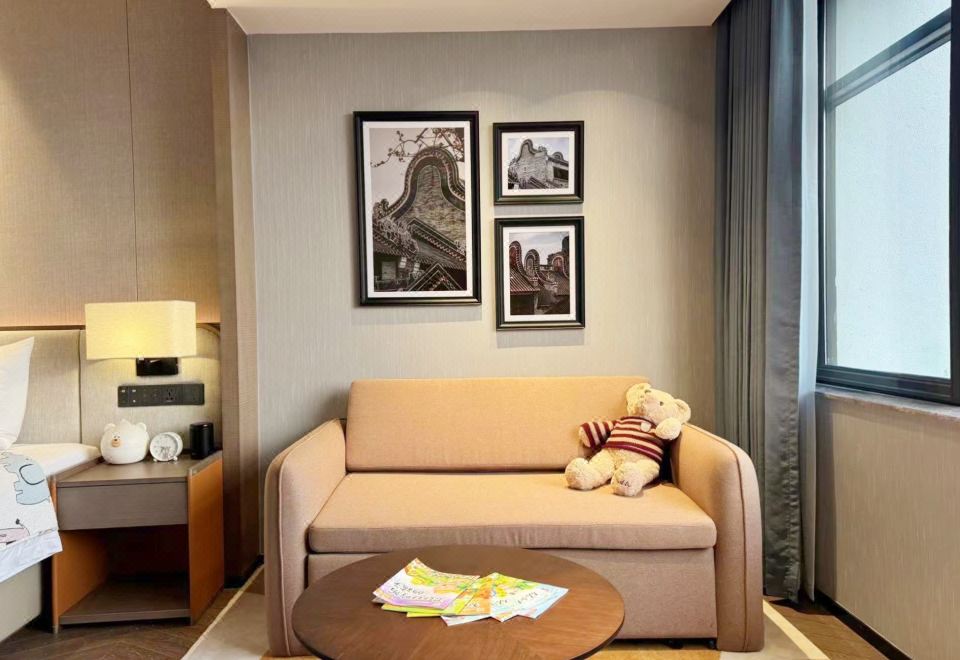 亲子大床房| 带梳化床