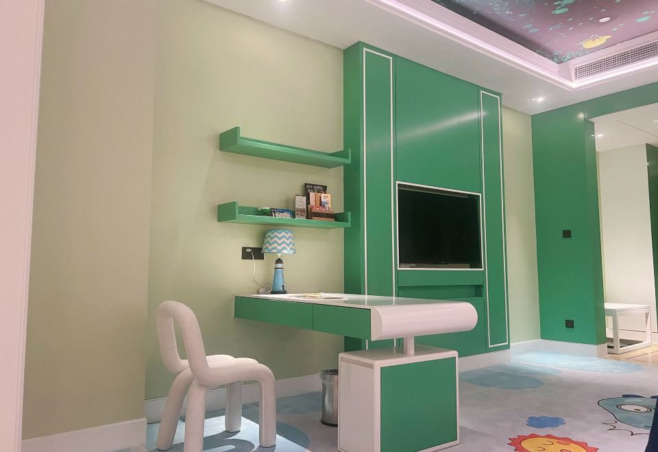 Wangfu Jinke Grand HotelEmerald City Family Theme Room