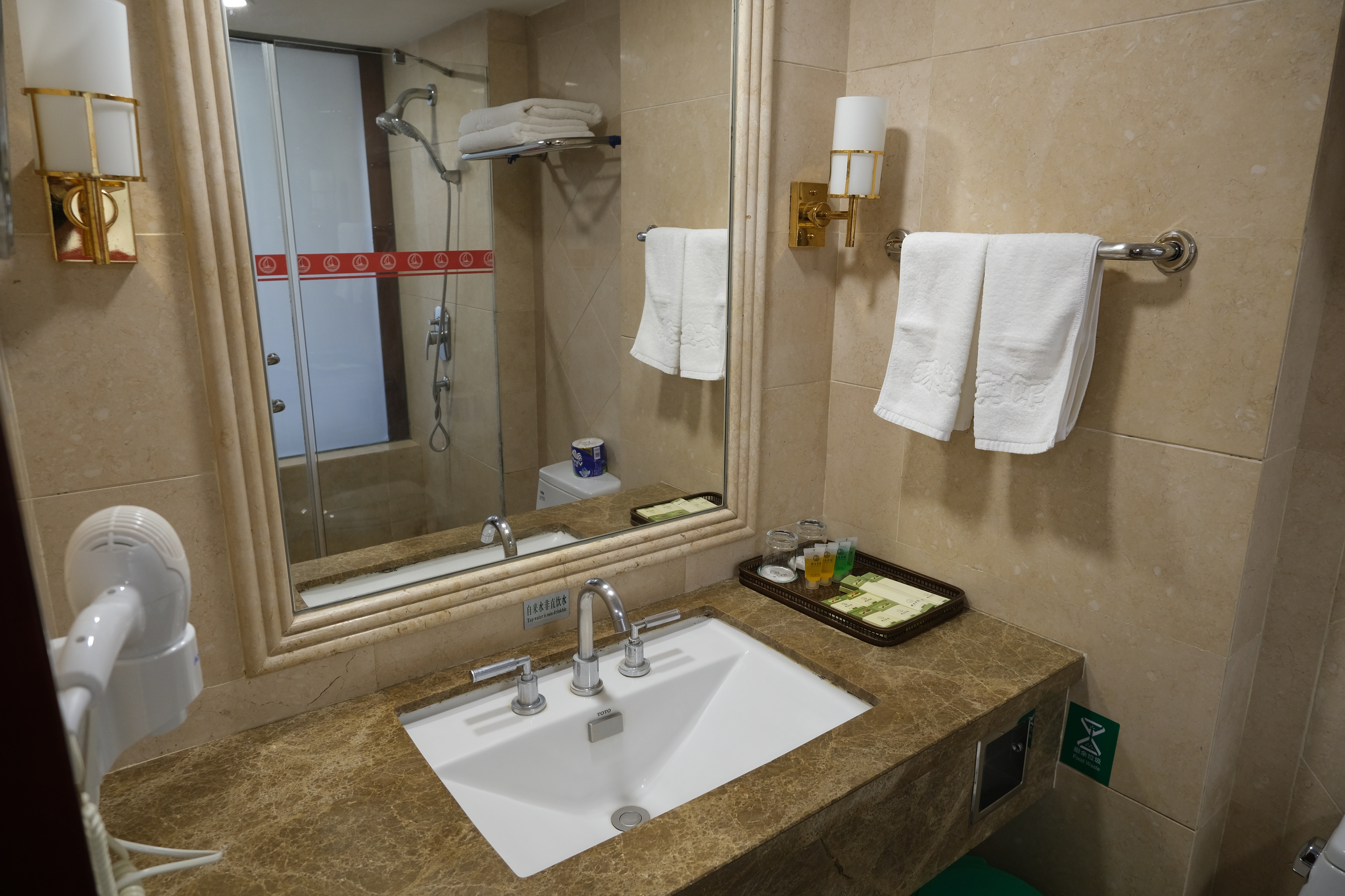 湖滨楼标准双人房