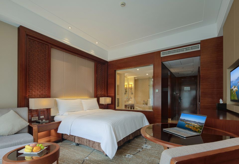 GRAND NEW CENTURY RESORT Siming Lake YuyaoDeluxe Mountain-view Queen Room