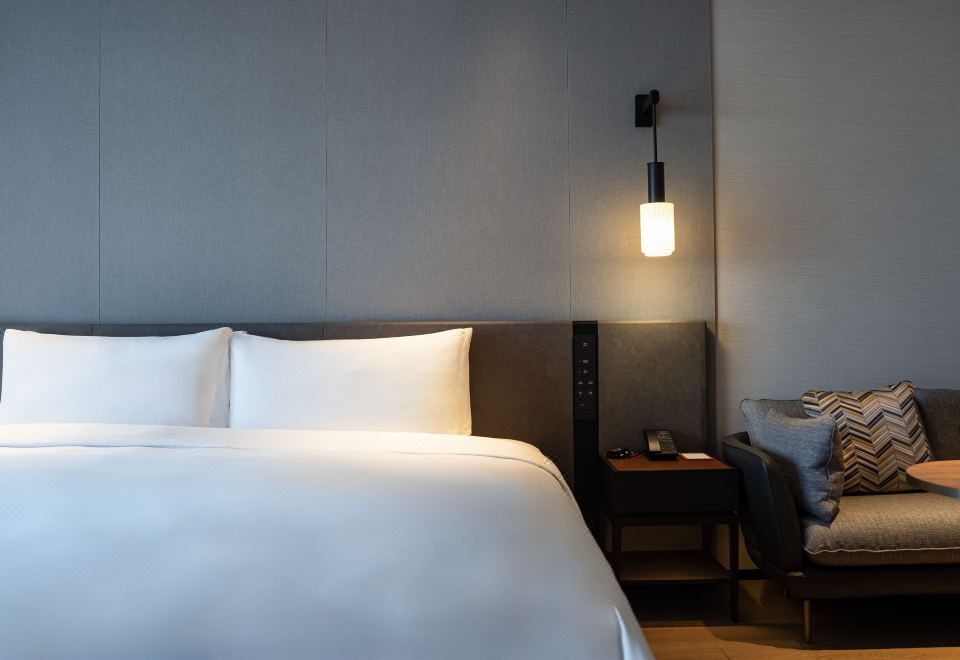 尊享家庭房 （私享徕芬风筒+Minibar）