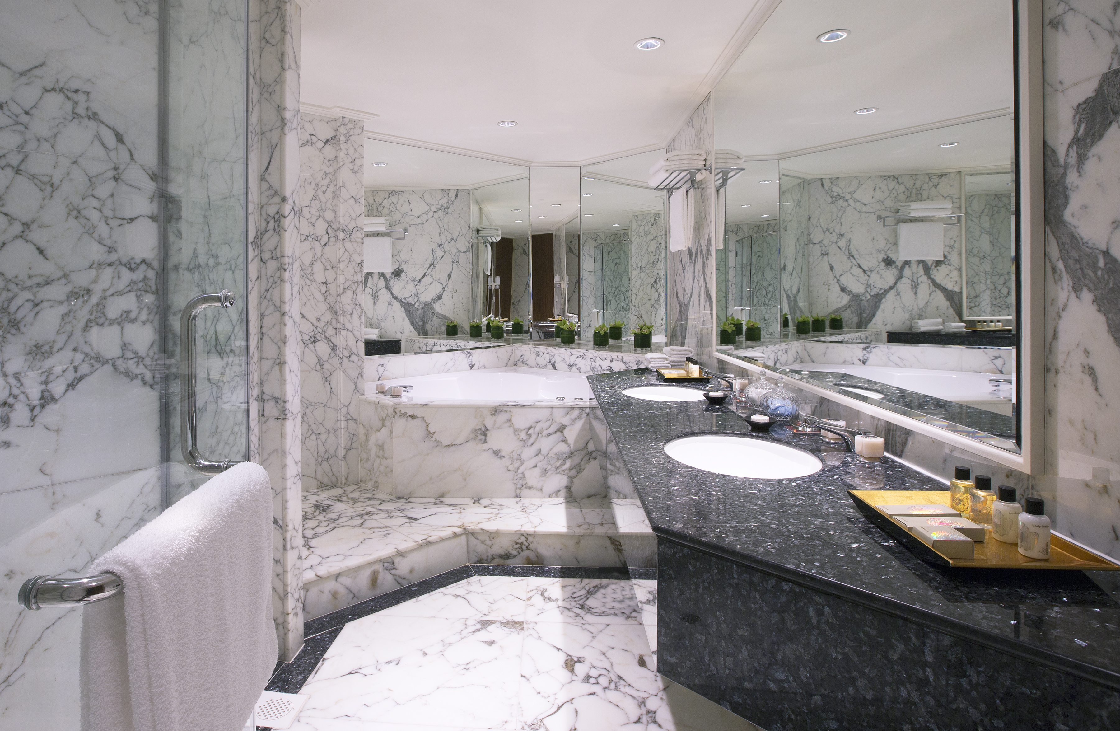 总统套房, 行政酒廊礼遇, 1 卧室套房, 1 张特大床, 高楼层