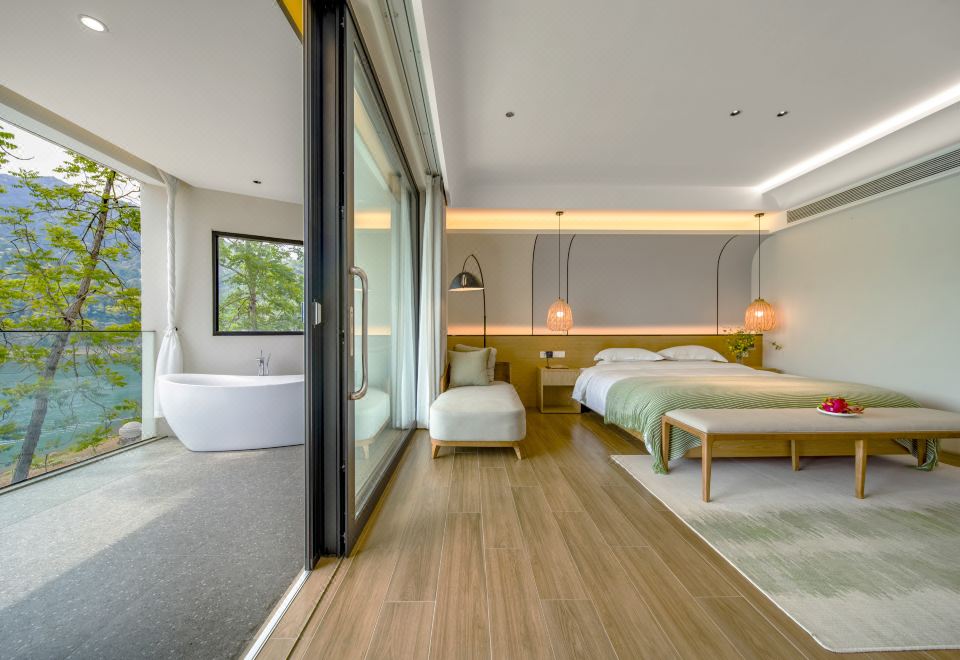 湖景阳台浴缸智能地暖套房A