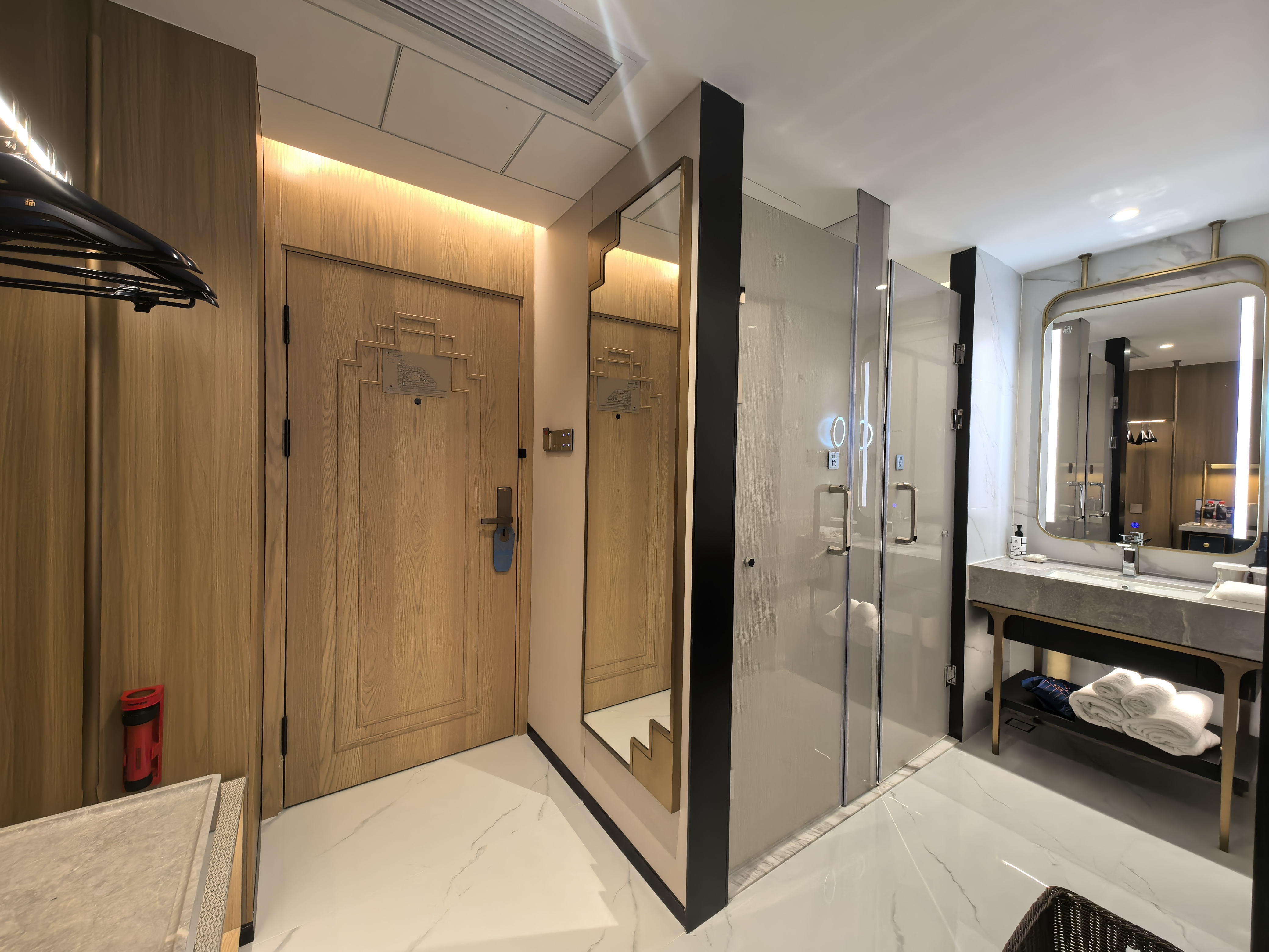 行政尊享雙床房（智能設備-防蟎床墊-茶具）