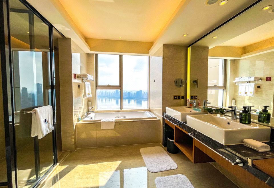 Swiss Grand NanchangSpacecraft Family Suite