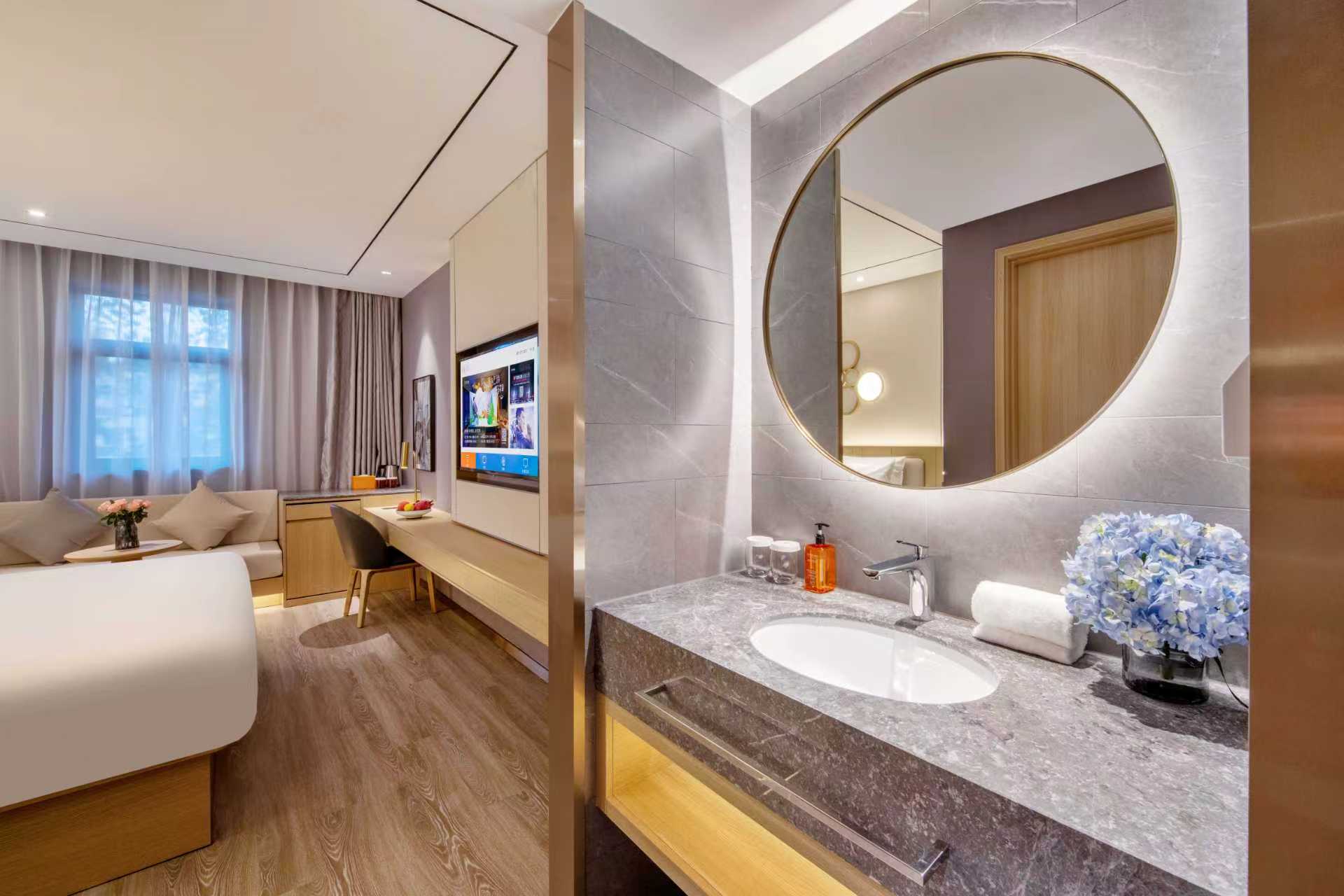 月若流金大床房（明窗+智能客控+电视投屏）