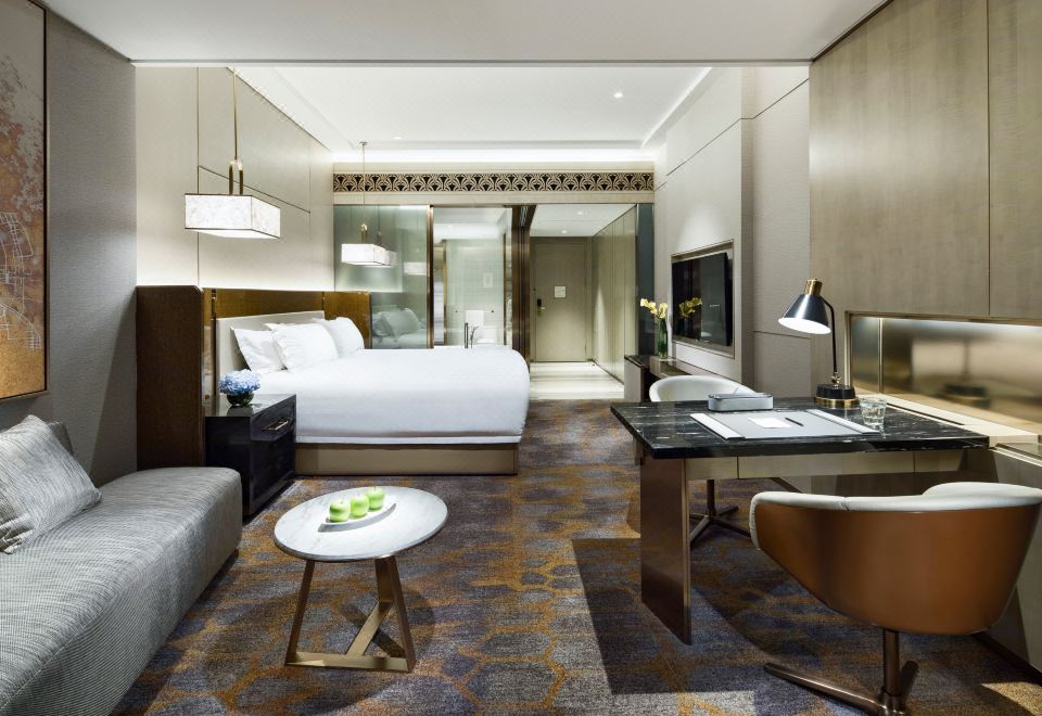 Grand Millennium Shanghai HongQiaoExecutive Club Twin Room