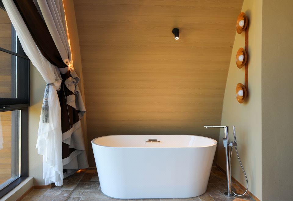 Wuhan Chengjian Senbo Nature Park & Resort HotelExcutive 2-bedroom Nonsmoking Villa With Starview&Gardenview