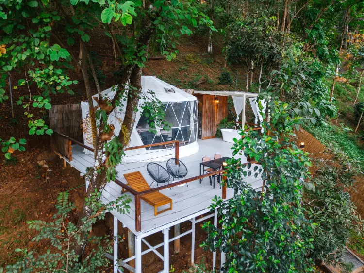 แคมป์มองโกล 4 ท่าน พร้อมอ่างอาบน้ำ (แคมป์วิวภูเขา)