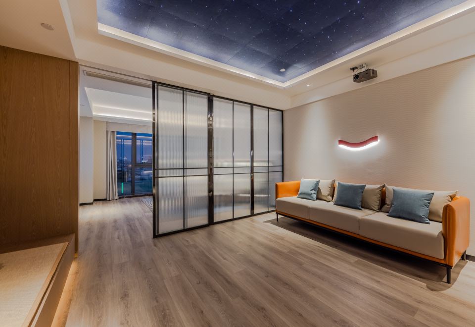 Featured Suite