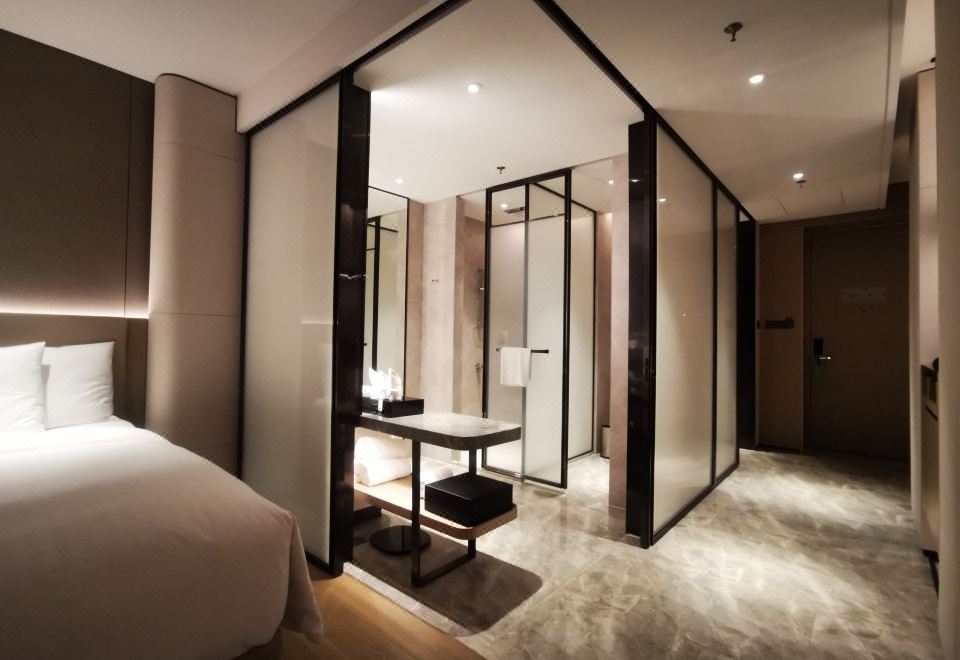 Courtyard by Marriott Shenzhen NorthwestGuestroom King Bed - No Windows