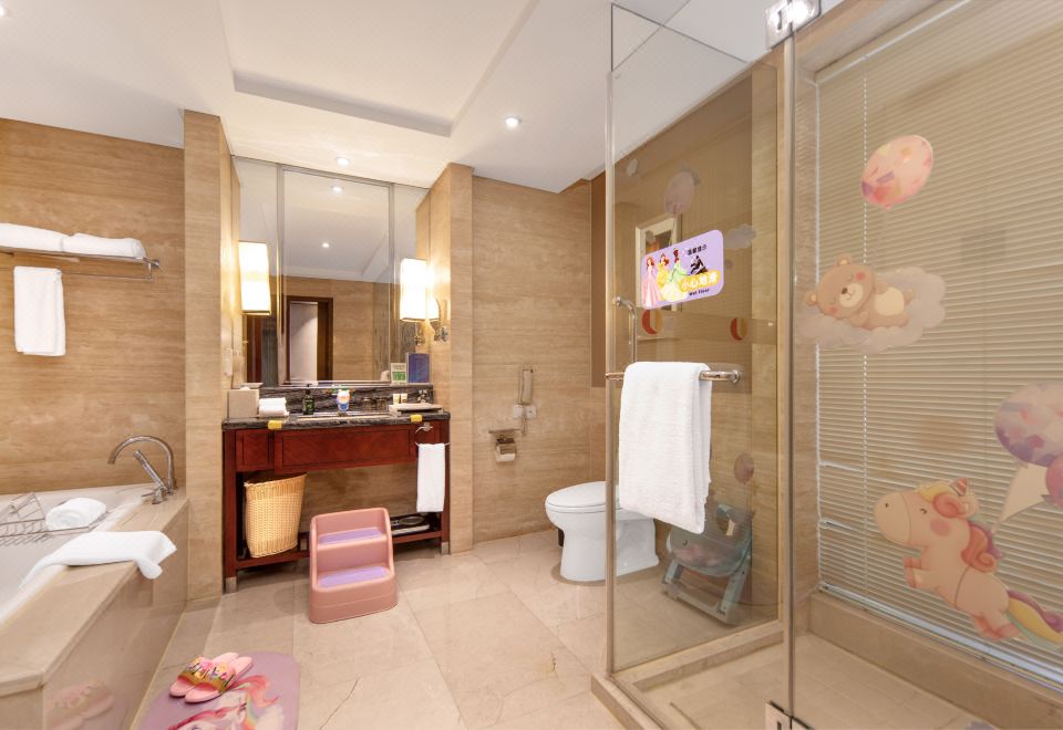 White Horse Lake Jianguo HotelFamily-friendly Family Room