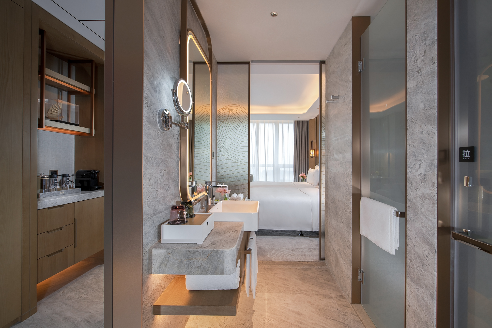 家庭连通房-大床连双床