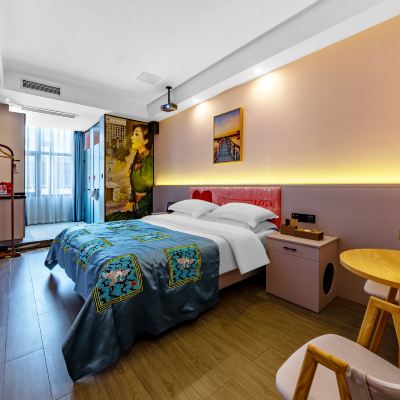 智能大床房·風潮（影音投影+智能客控） 56新房酒店（海口萬國大都會店）優惠