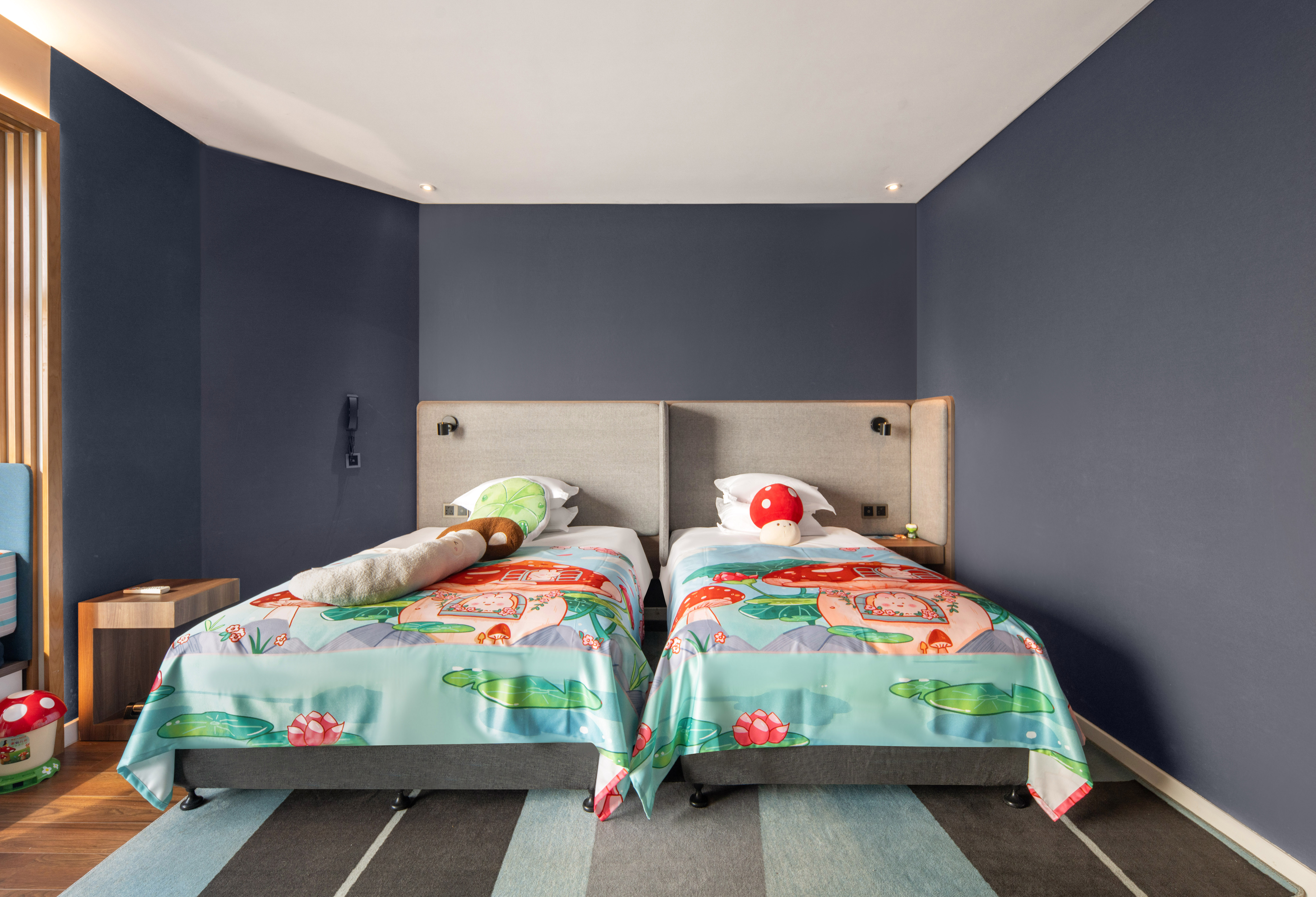 童話蘑菇城主題海景親子房