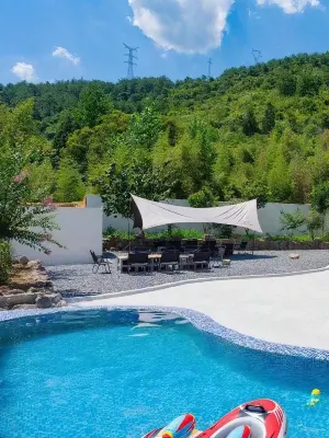 Under Persimmon Trees · Fam&Team Retreat·Pool·Pet Stay (Tonglu OMG Park Branch)