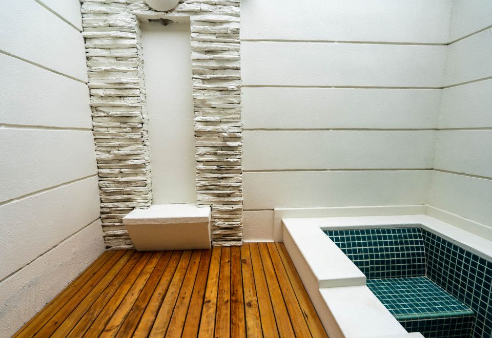 湖畔露台私汤房