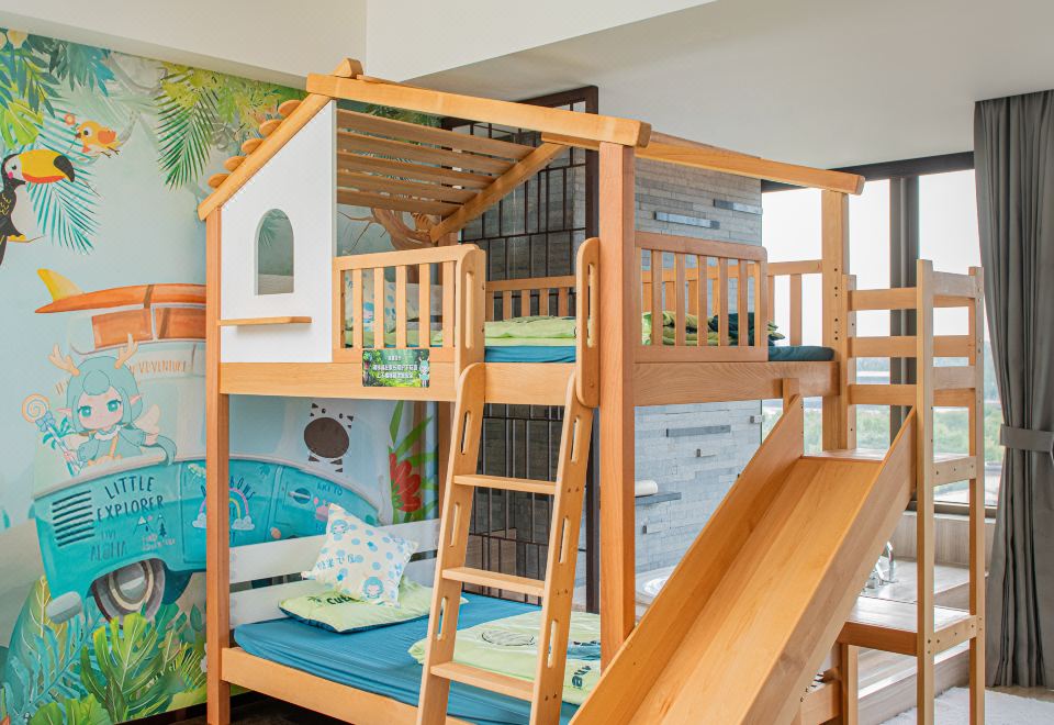 夢游XIAN境上下鋪滑梯房（積木桌丨繪本）