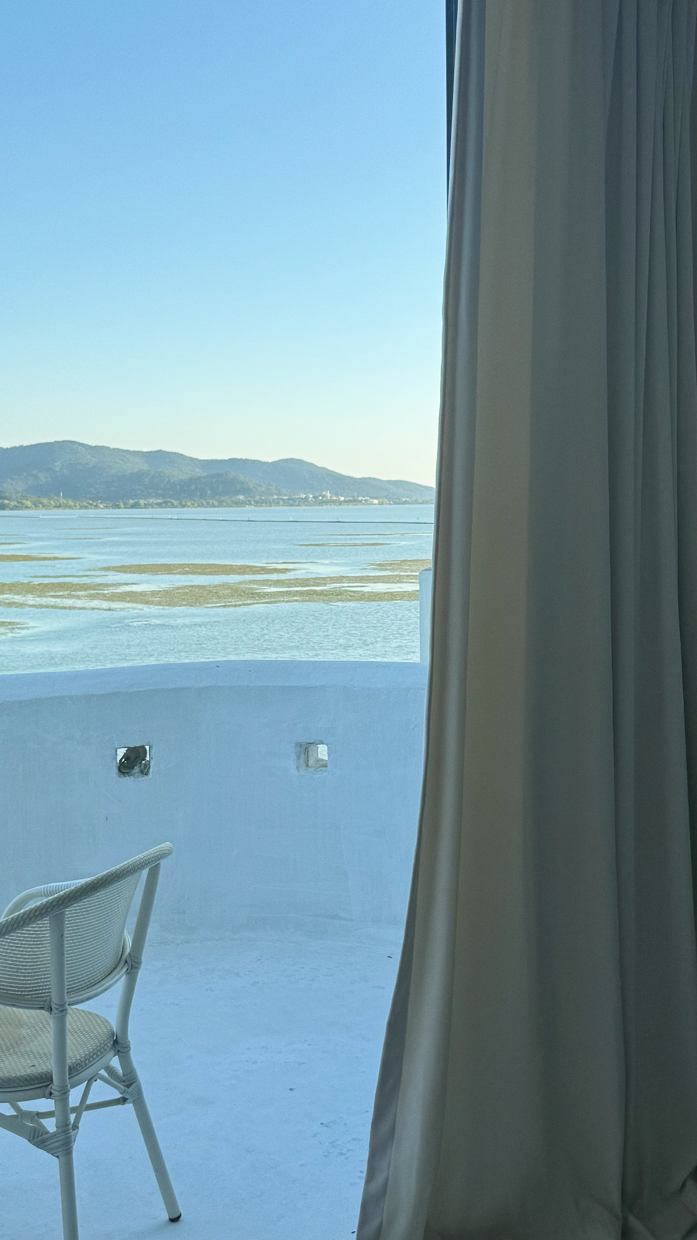 露台湖景大床房201