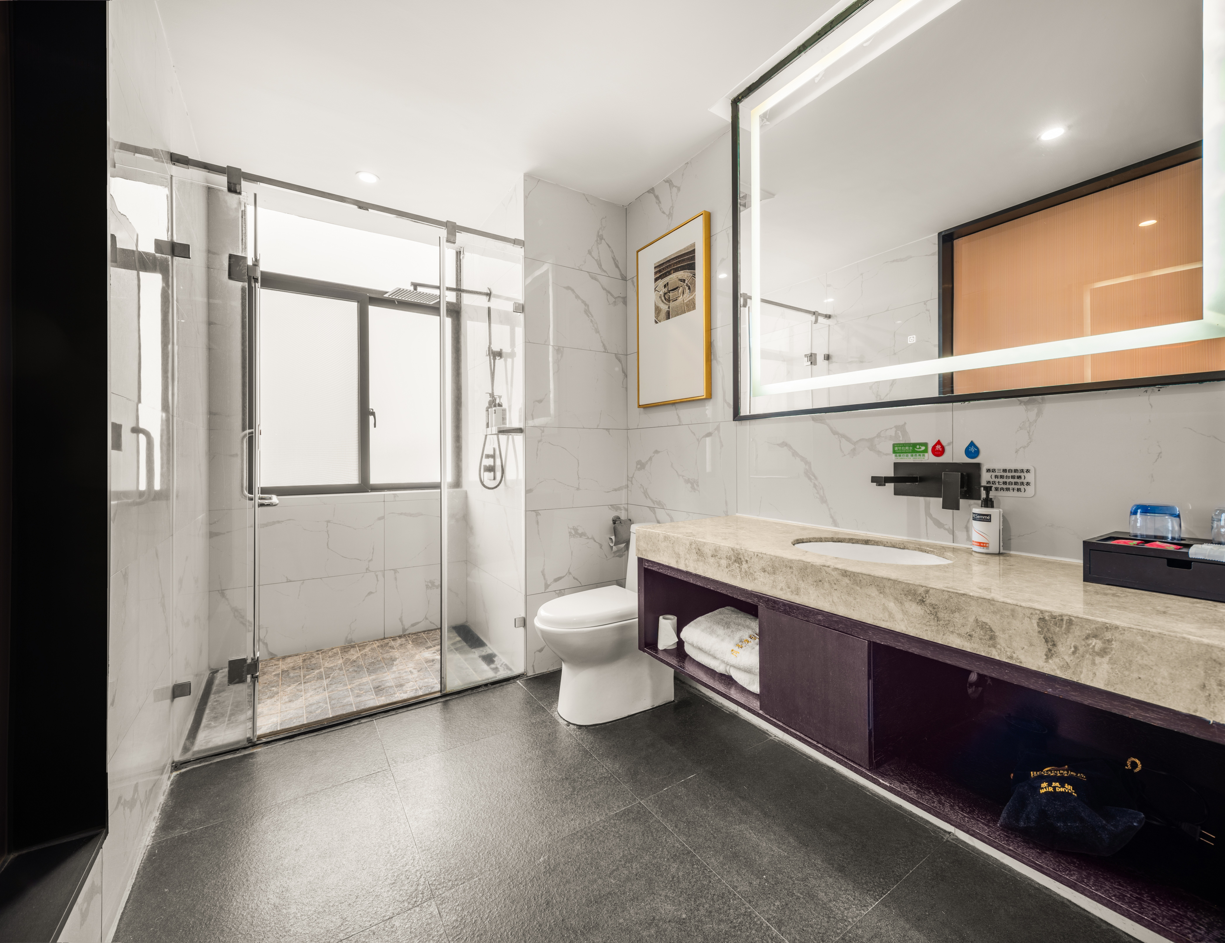 典雅行政大床房（现代简约沙发+茶几）